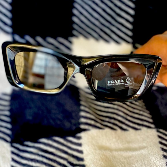 Prada sunglasses (PR13ZS) - Picture 1 of 6